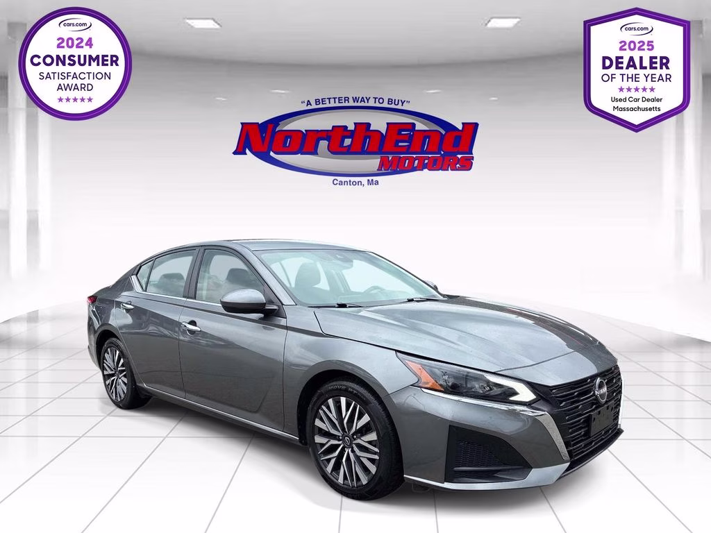 2023 Gun Metallic Nissan Altima 2.5 SV FWD Sedan