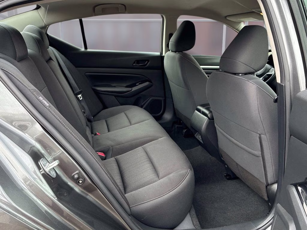 2023 Gun Metallic Nissan Altima 2.5 SV FWD Sedan