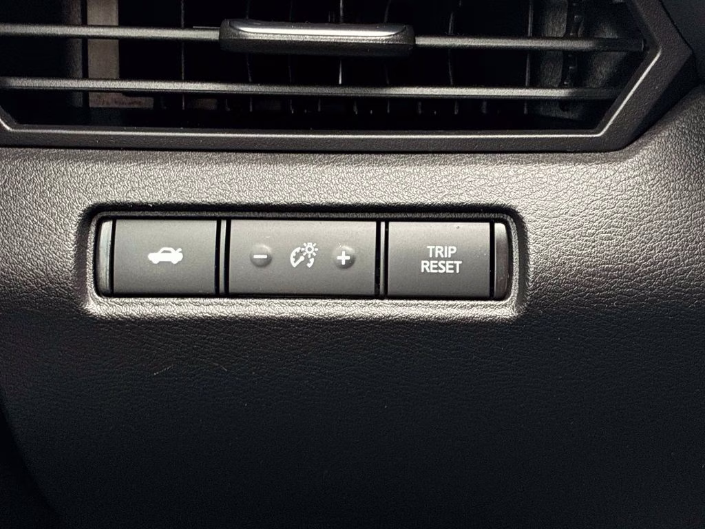 2023 Gun Metallic Nissan Altima 2.5 SV FWD Sedan