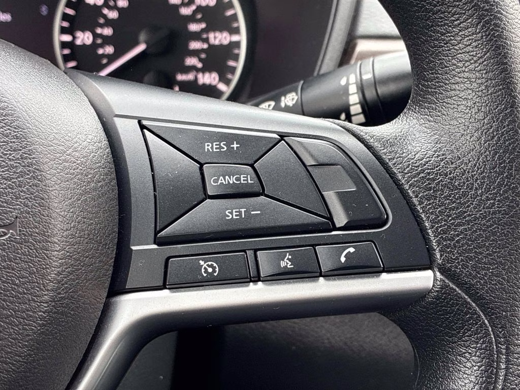 2023 Gun Metallic Nissan Altima 2.5 SV FWD Sedan