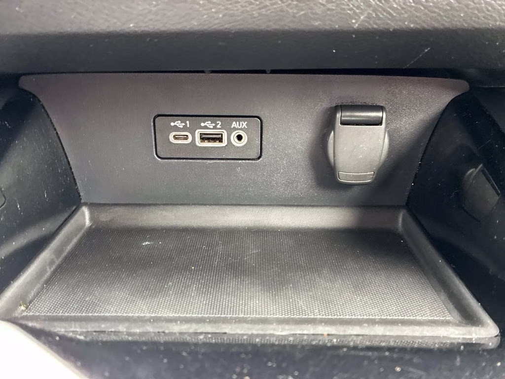 2023 Gun Metallic Nissan Altima 2.5 SV FWD Sedan