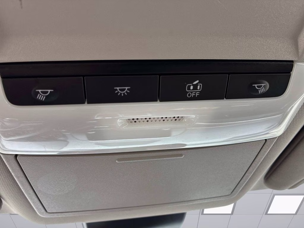 2023 Gun Metallic Nissan Altima 2.5 SV FWD Sedan