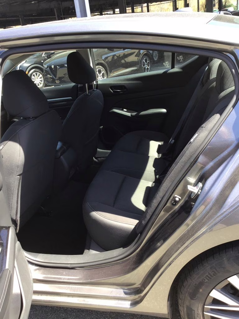 2023 Gun Metallic Nissan Altima 2.5 SV FWD Sedan