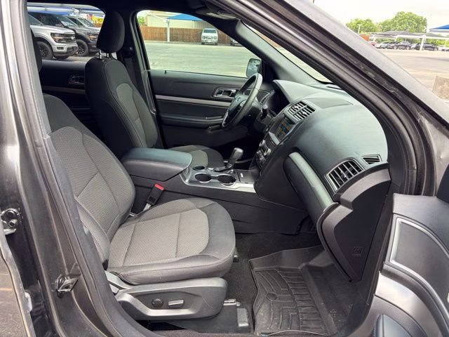 2019 Magnetic Ford Explorer XLT FWD SUV