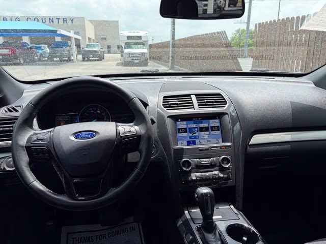 2019 Magnetic Ford Explorer XLT FWD SUV