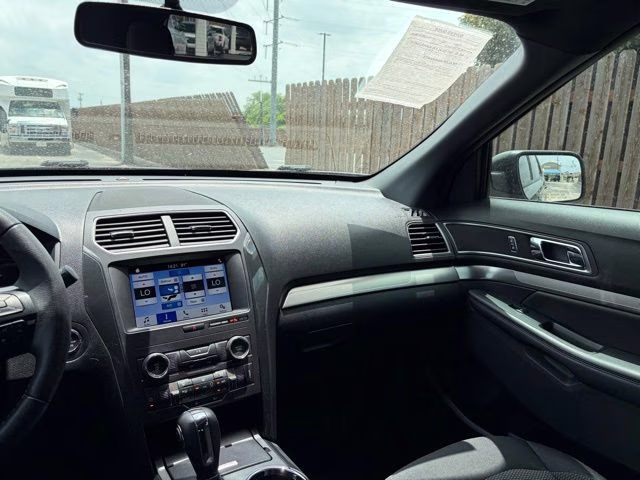 2019 Magnetic Ford Explorer XLT FWD SUV
