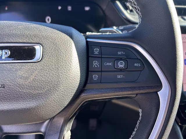 2026 Baltic Gray Metallic Clearcoat Jeep Grand Cherokee Altitude 4X4 SUV