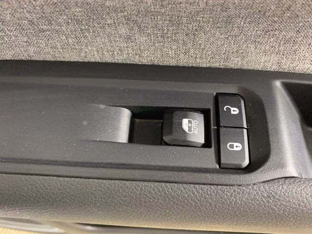 2024 Bright White Clearcoat Jeep Compass Latitude 4X4 SUV