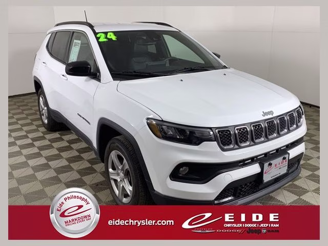 2024 Bright White Clearcoat Jeep Compass Latitude 4X4 SUV