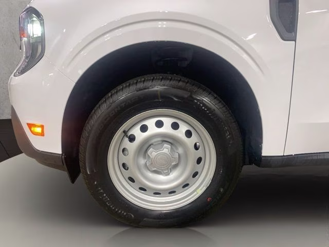 2026 Oxford White Ford Maverick XL AWD Truck