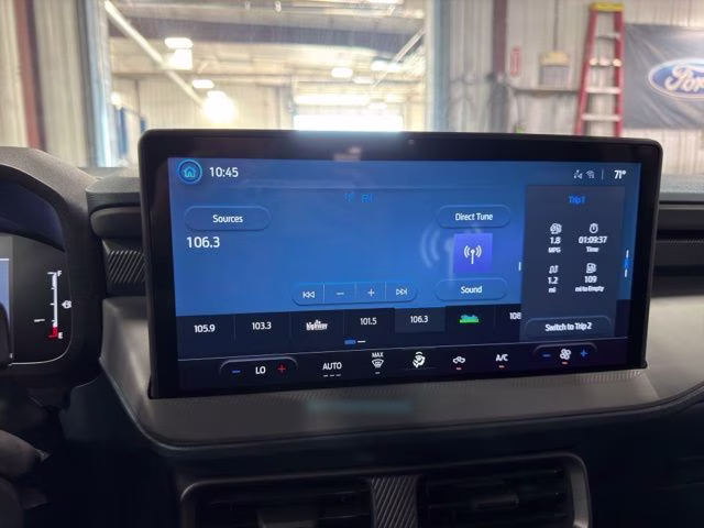 2026 Oxford White Ford Maverick XL AWD Truck