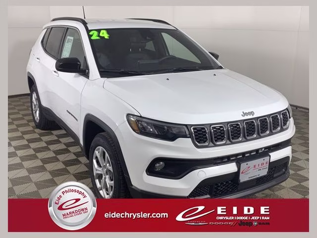 2024 Bright White Clearcoat Jeep Compass Latitude 4X4 SUV