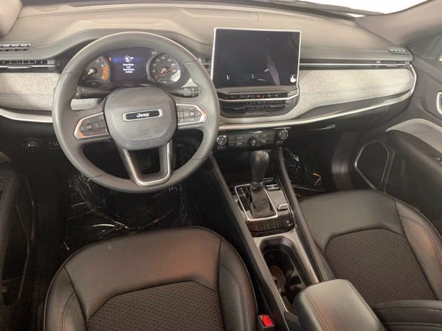 2024 Bright White Clearcoat Jeep Compass Latitude 4X4 SUV
