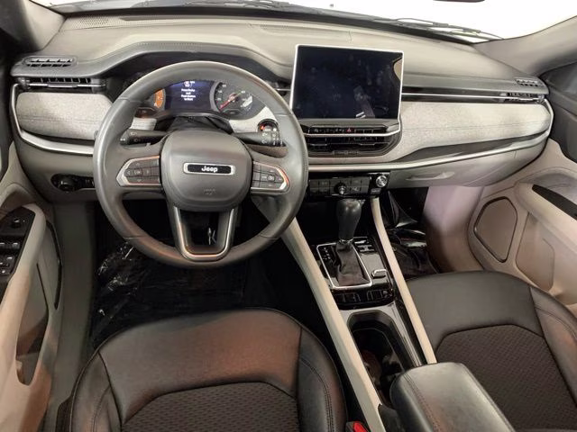 2024 Bright White Clearcoat Jeep Compass Latitude 4X4 SUV