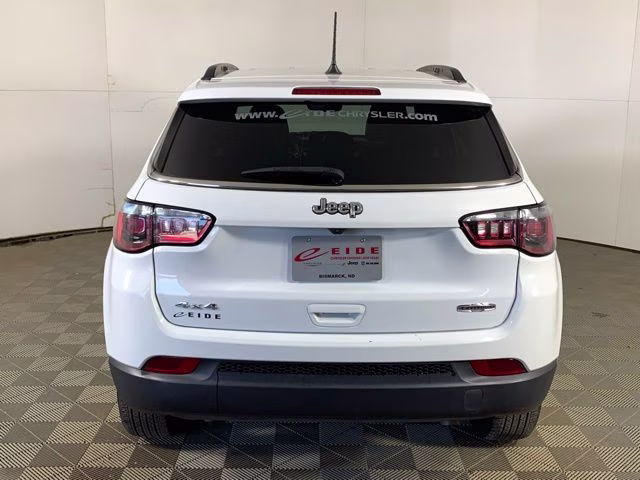 2024 Bright White Clearcoat Jeep Compass Latitude 4X4 SUV