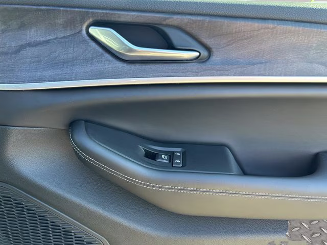 2026 Baltic Gray Metallic Clearcoat Jeep Grand Cherokee Altitude 4X4 SUV