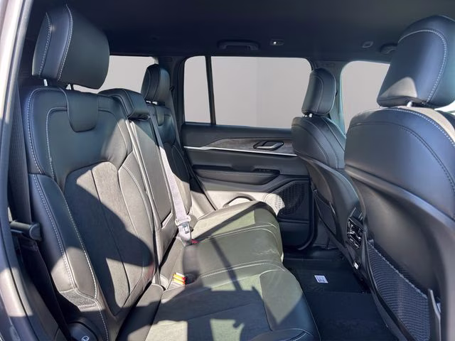 2026 Baltic Gray Metallic Clearcoat Jeep Grand Cherokee Altitude 4X4 SUV