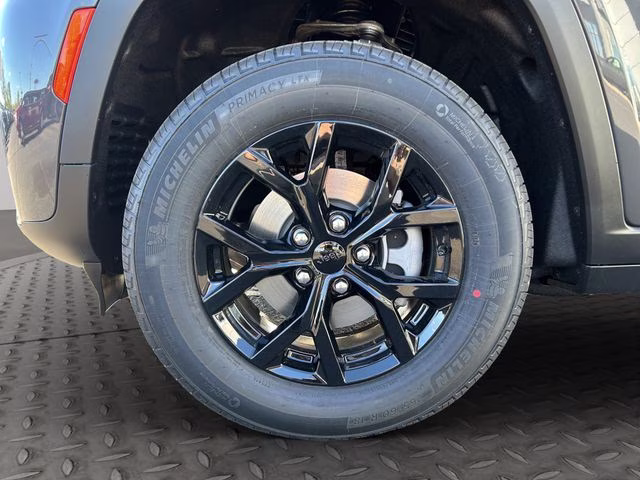 2026 Baltic Gray Metallic Clearcoat Jeep Grand Cherokee Altitude 4X4 SUV