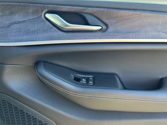 2026 Baltic Gray Metallic Clearcoat Jeep Grand Cherokee Altitude 4X4 SUV