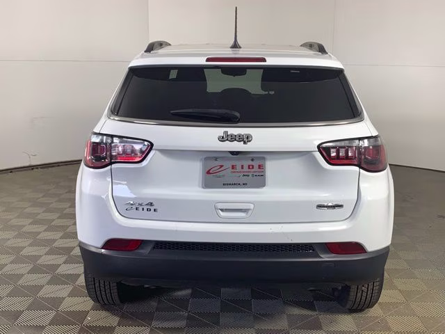 2024 Bright White Clearcoat Jeep Compass Latitude 4X4 SUV