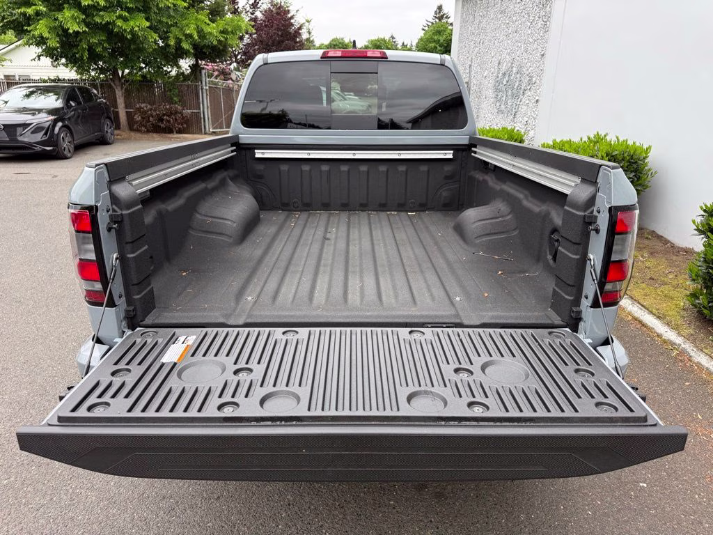2026 Boulder Gray Pearl Nissan Frontier PRO-4X 4X4 Truck