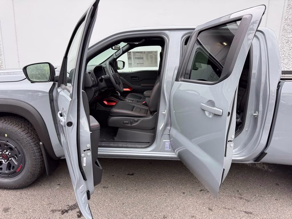 2026 Boulder Gray Pearl Nissan Frontier PRO-4X 4X4 Truck
