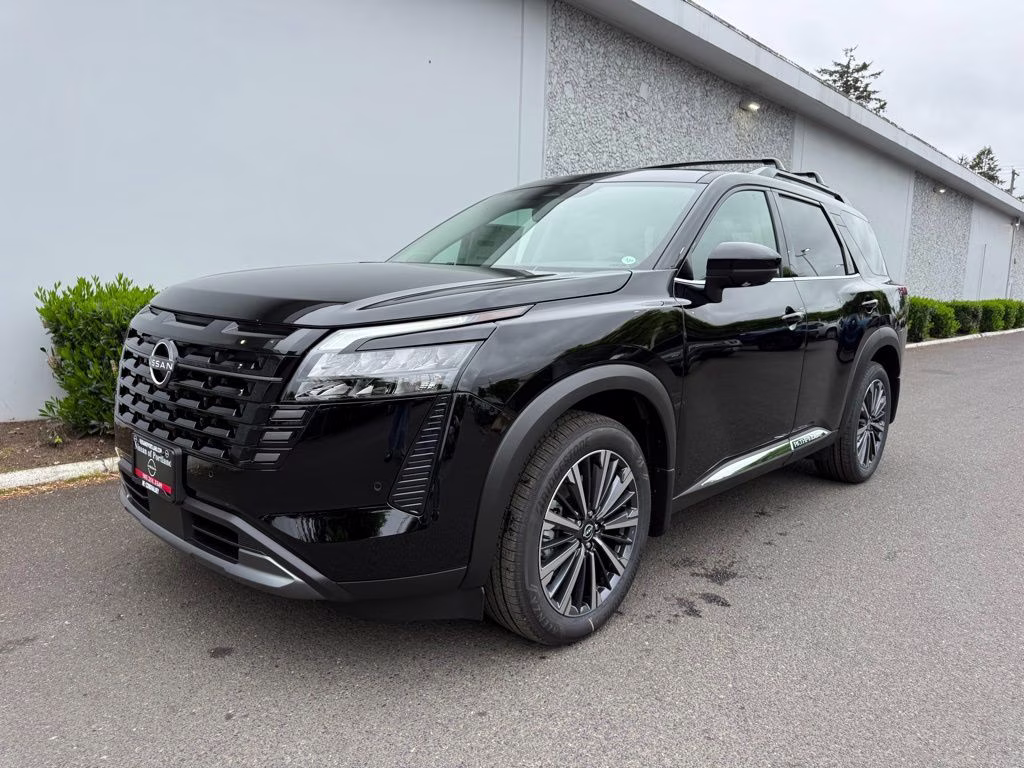 2026 Super Black Nissan Pathfinder Platinum 4X4 SUV