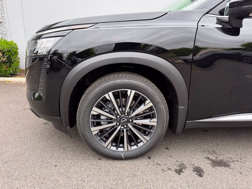 2026 Super Black Nissan Pathfinder Platinum 4X4 SUV
