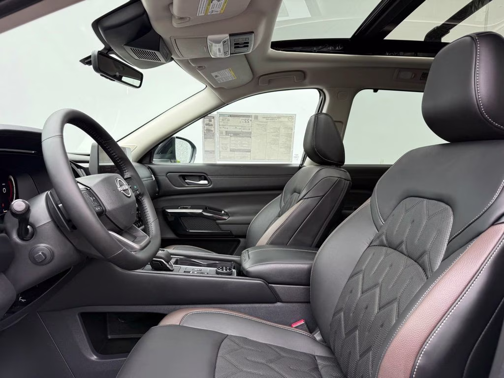 2026 Super Black Nissan Pathfinder Platinum 4X4 SUV