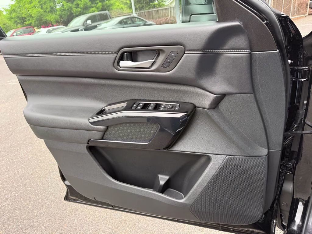 2026 Super Black Nissan Pathfinder Platinum 4X4 SUV