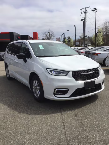 2024 Bright White Clearcoat Chrysler Pacifica Touring L FWD Van