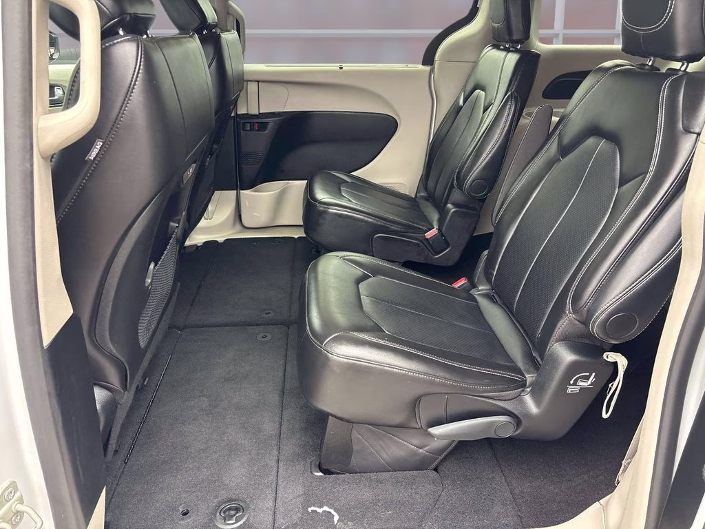 2024 Bright White Clearcoat Chrysler Pacifica Touring L FWD Van
