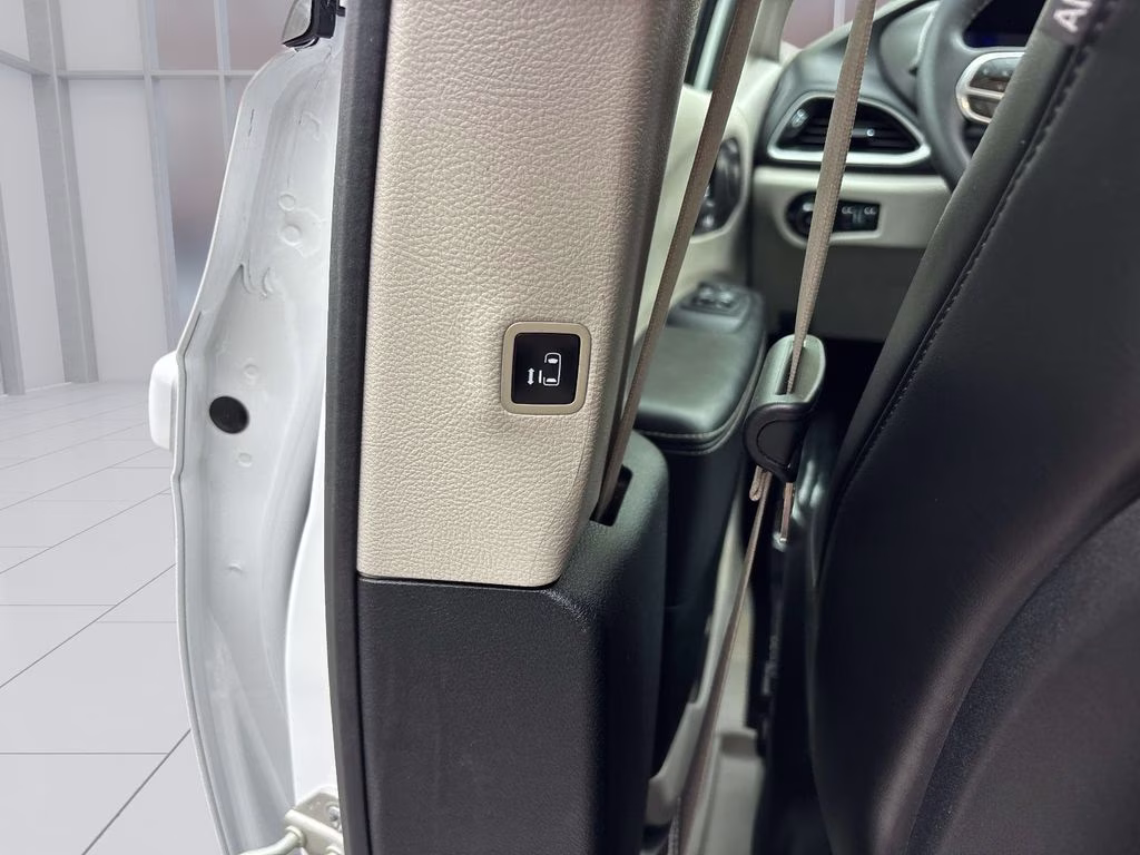 2024 Bright White Clearcoat Chrysler Pacifica Touring L FWD Van