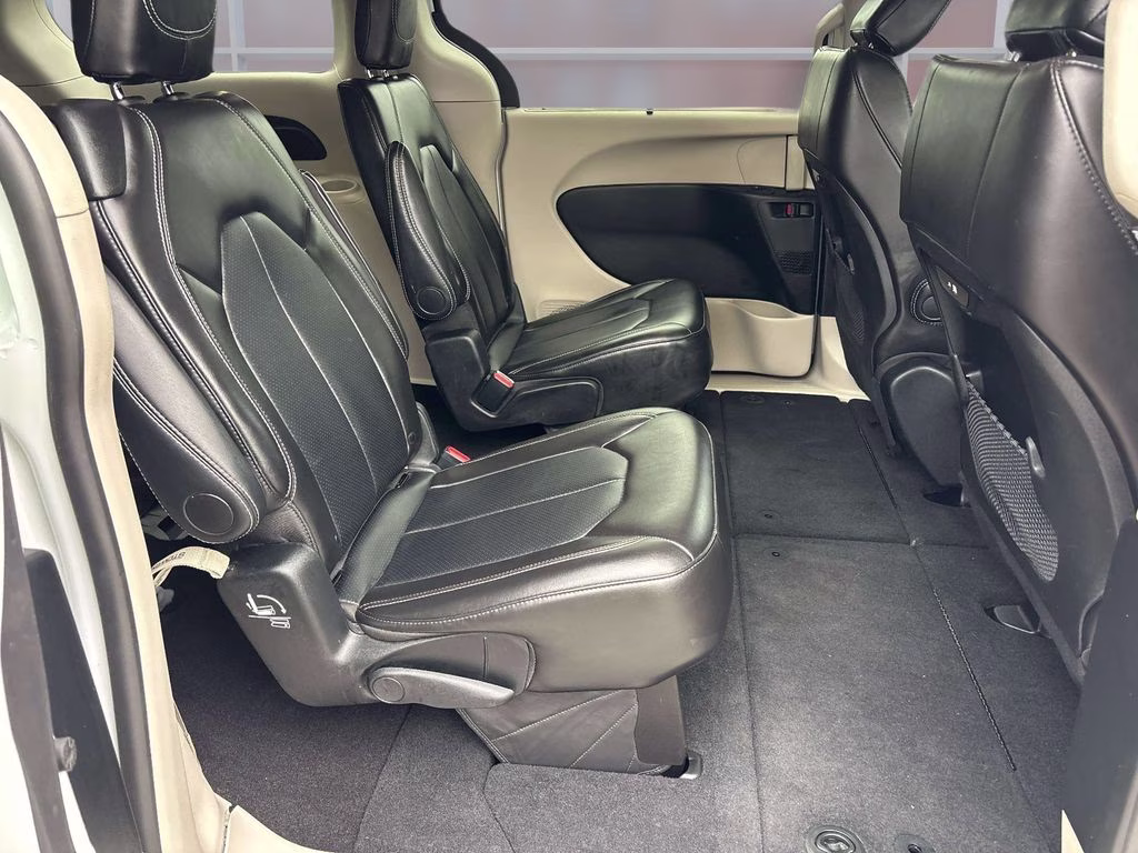 2024 Bright White Clearcoat Chrysler Pacifica Touring L FWD Van