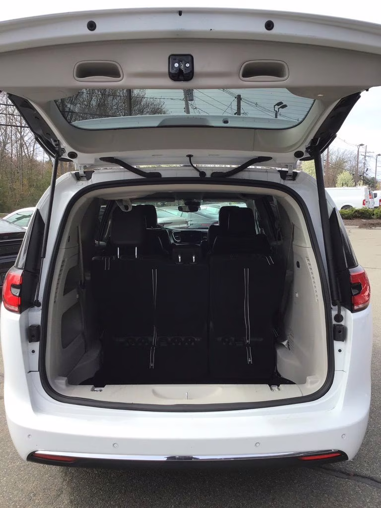 2024 Bright White Clearcoat Chrysler Pacifica Touring L FWD Van