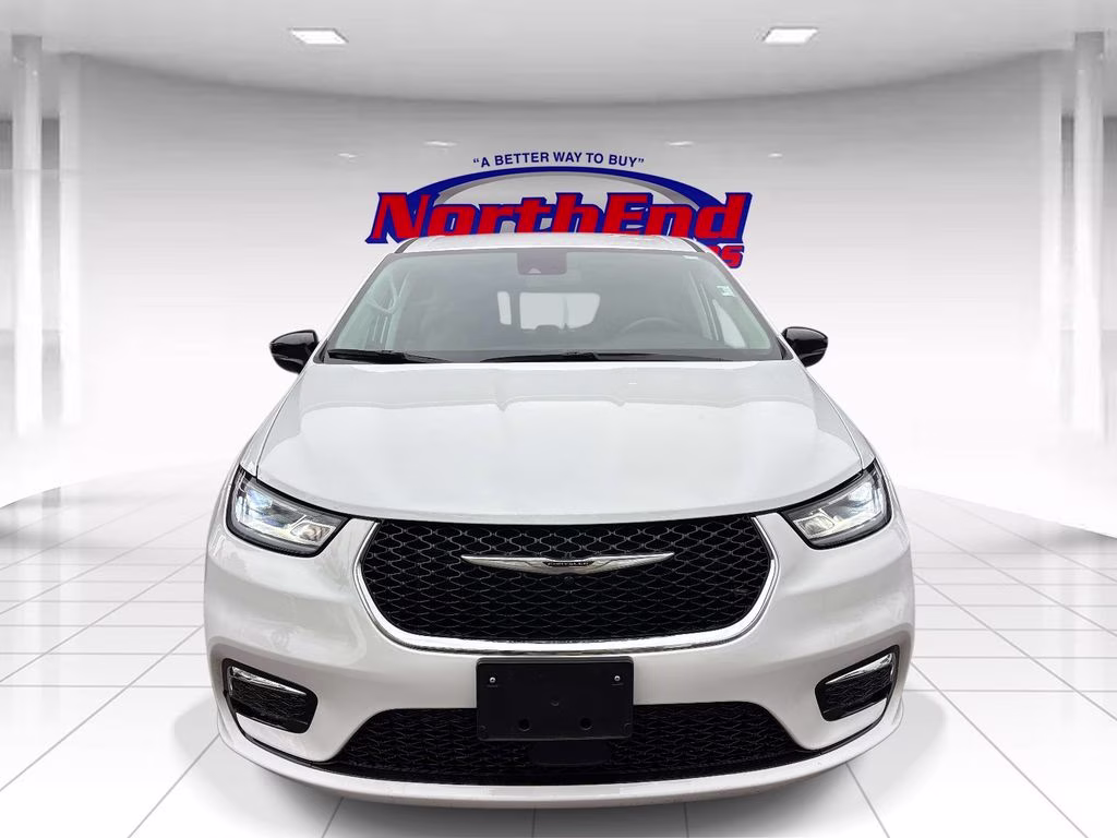 2024 Bright White Clearcoat Chrysler Pacifica Touring L FWD Van