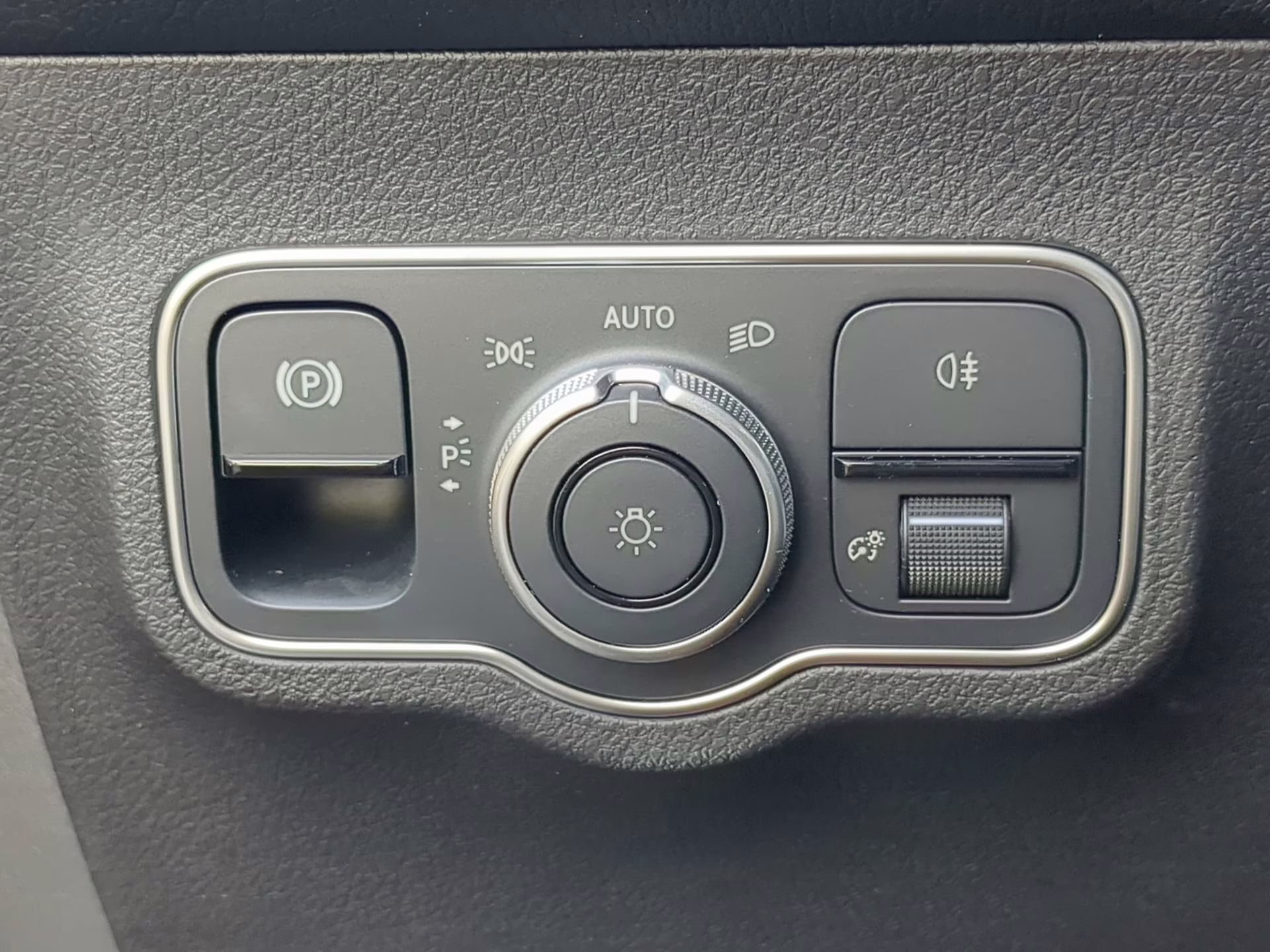 2025 Mountain Gray Metallic Mercedes-Benz EQB EQB 300 AWD SUV