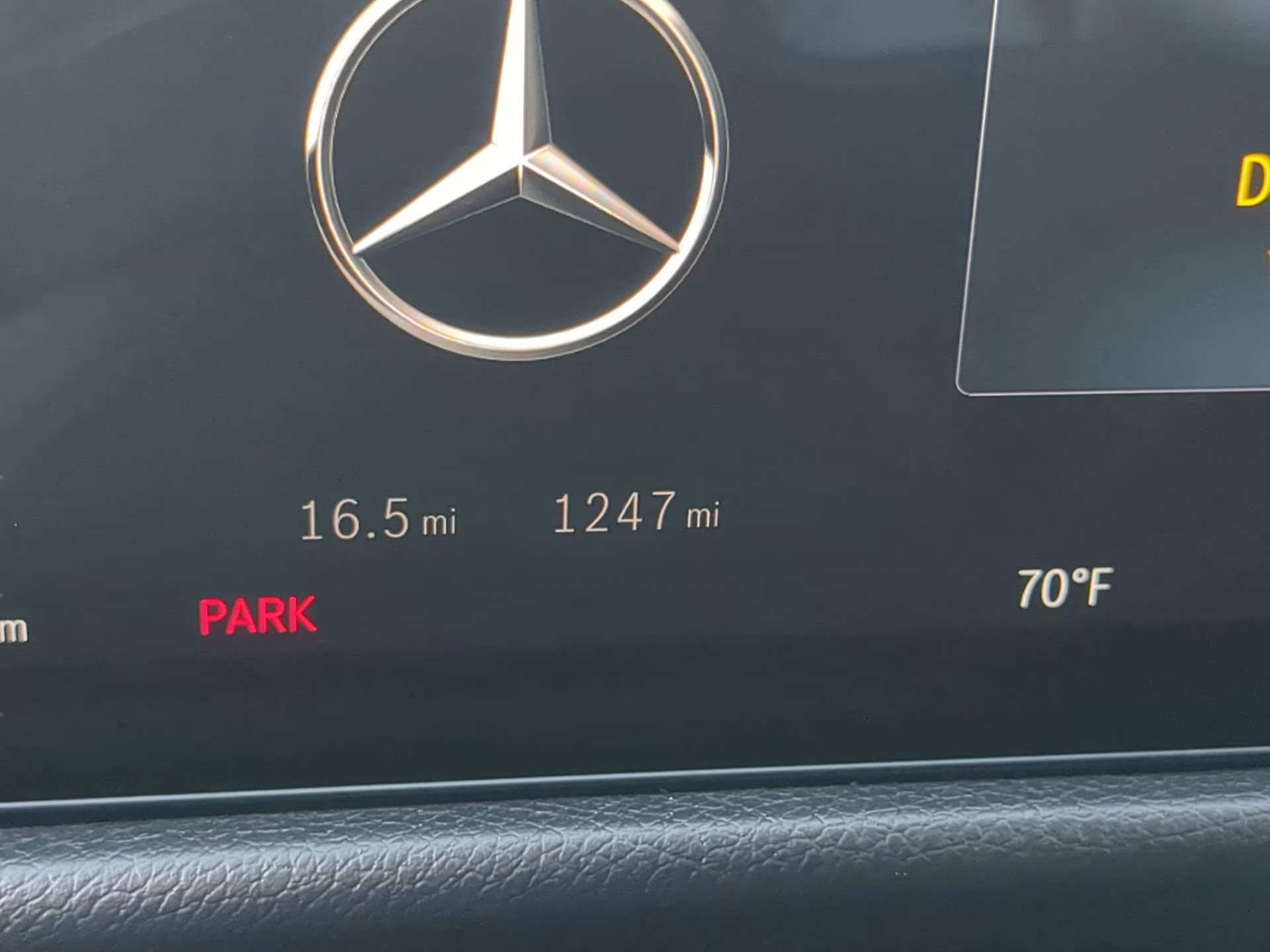 2025 Mountain Gray Metallic Mercedes-Benz EQB EQB 300 AWD SUV