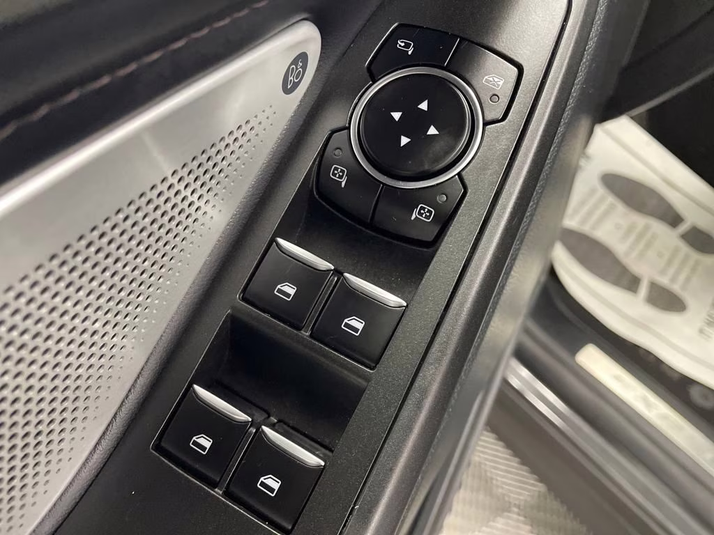 2020 Magnetic Metallic Ford Explorer Platinum 4X4 SUV