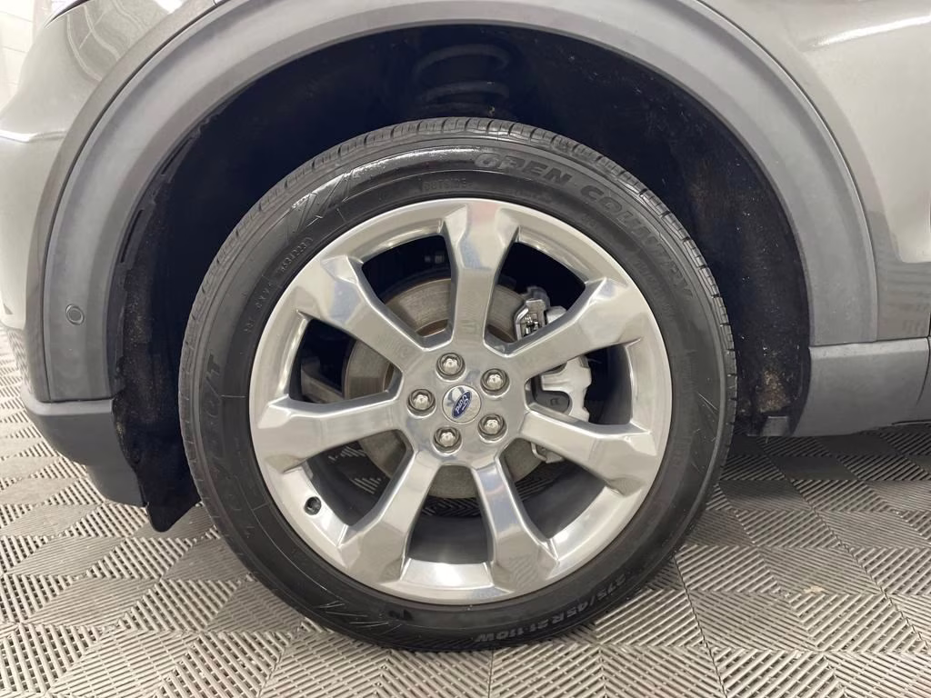 2020 Magnetic Metallic Ford Explorer Platinum 4X4 SUV