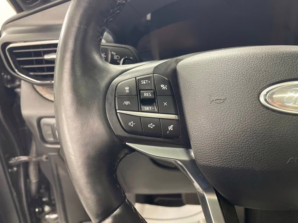 2020 Magnetic Metallic Ford Explorer Platinum 4X4 SUV