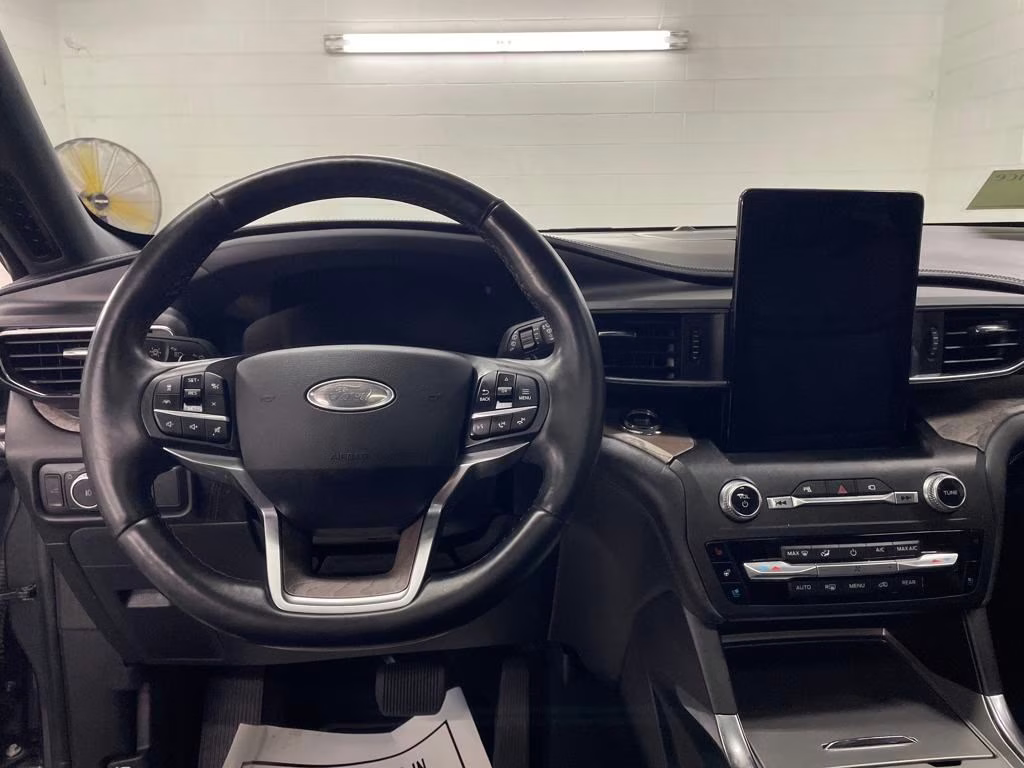 2020 Magnetic Metallic Ford Explorer Platinum 4X4 SUV