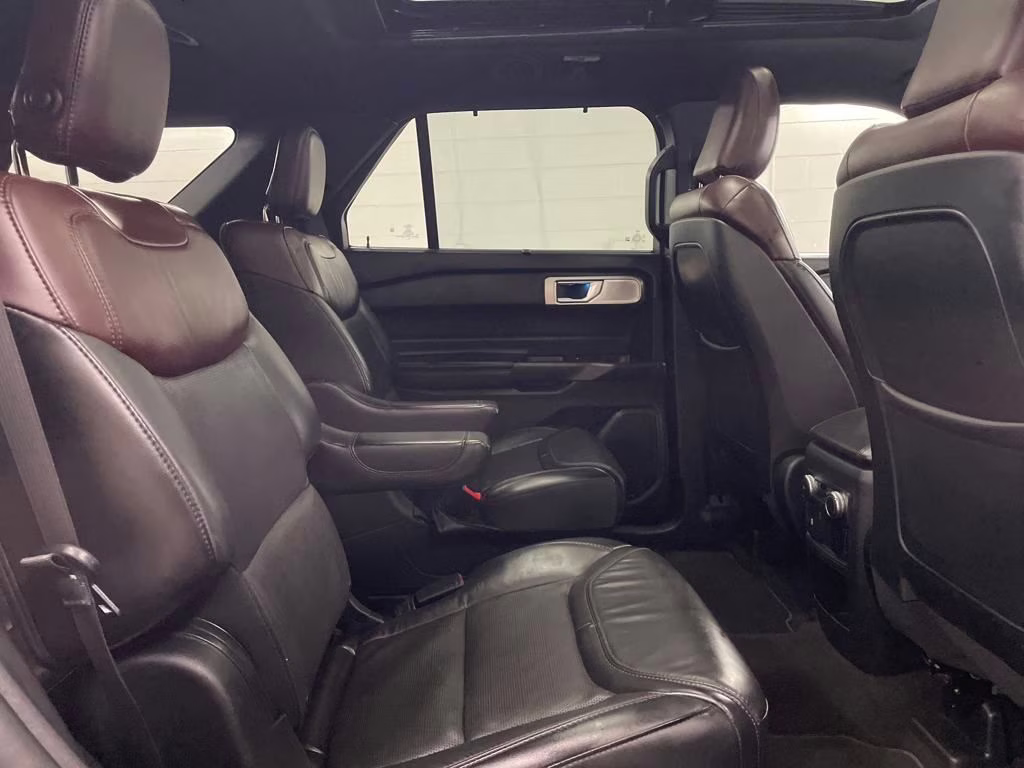 2020 Magnetic Metallic Ford Explorer Platinum 4X4 SUV