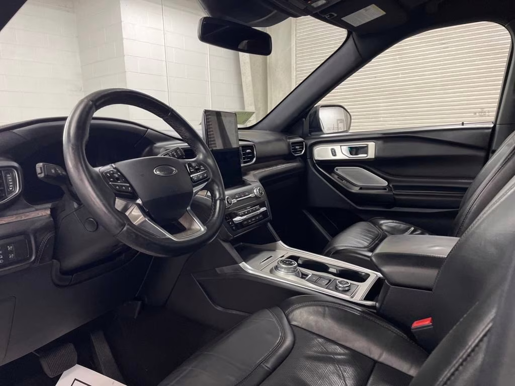 2020 Magnetic Metallic Ford Explorer Platinum 4X4 SUV