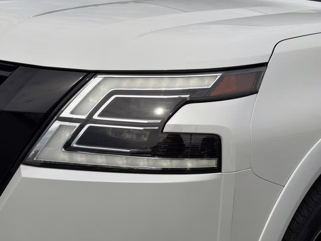 2021 Aspen White Tricoat Nissan Armada SL RWD SUV