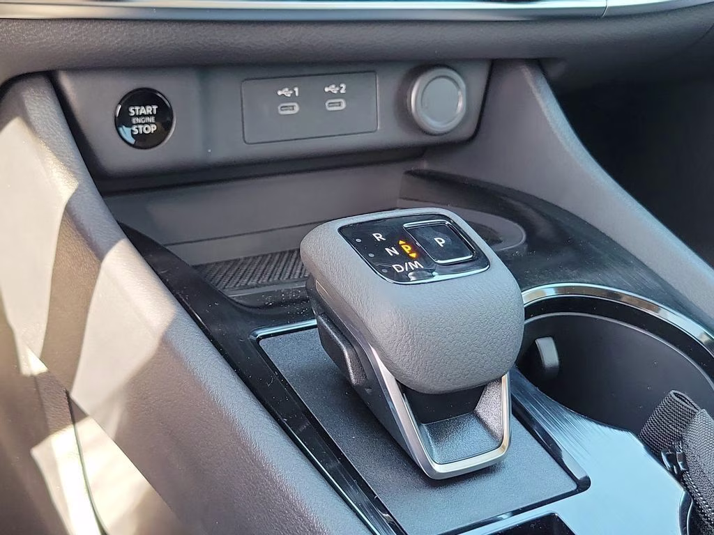 2026 Everest White Pearl Tricoat Nissan Rogue SV FWD SUV