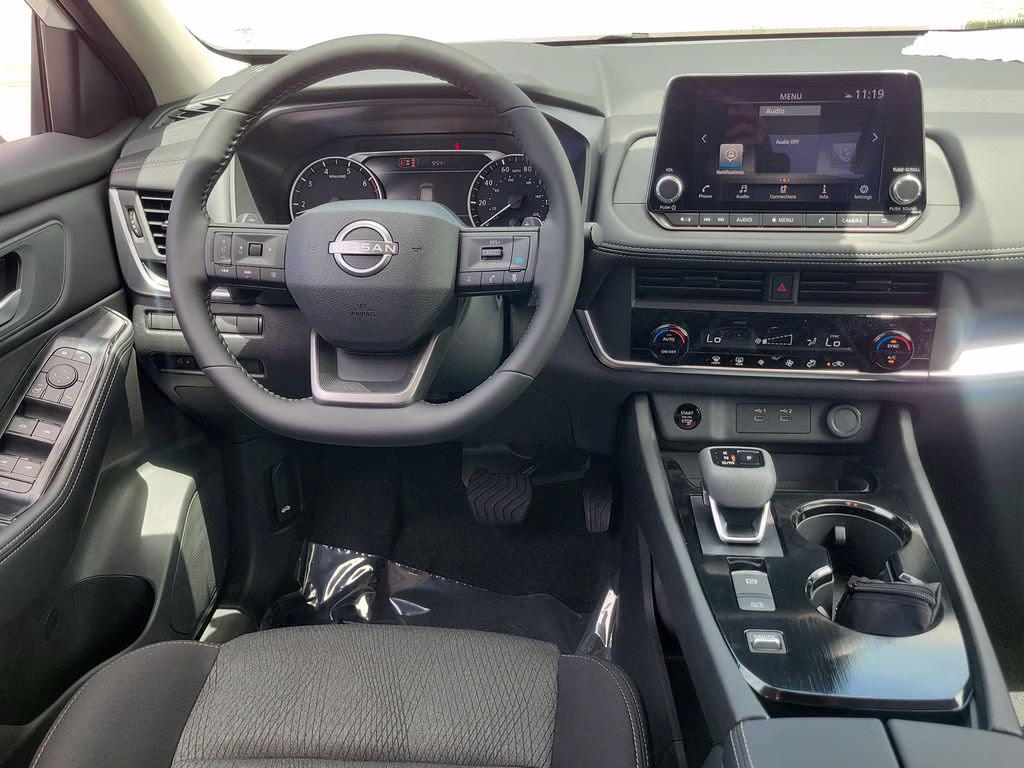2026 Everest White Pearl Tricoat Nissan Rogue SV FWD SUV
