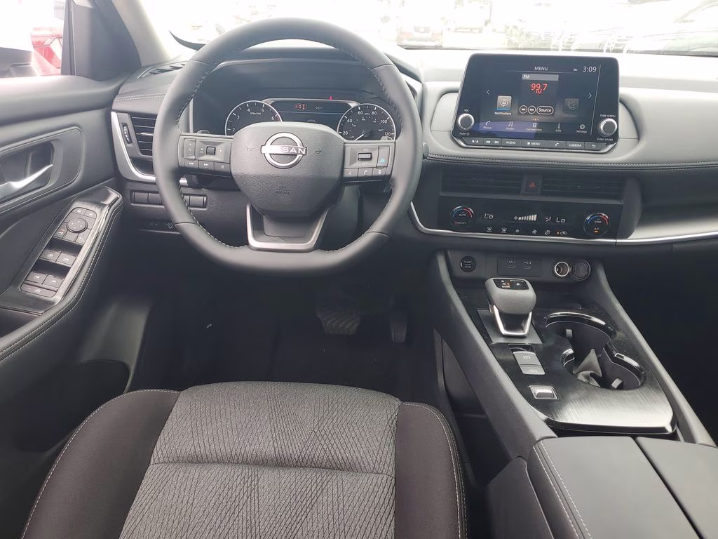 2026 Everest White Pearl Tricoat Nissan Rogue SV FWD SUV