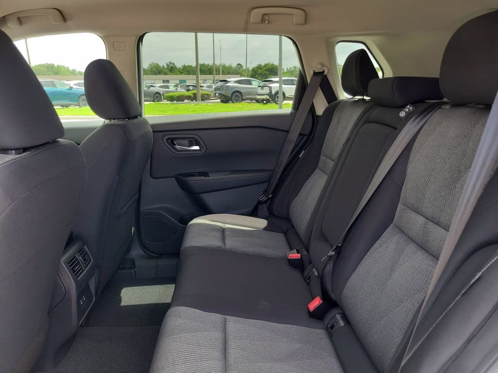 2026 Everest White Pearl Tricoat Nissan Rogue SV FWD SUV