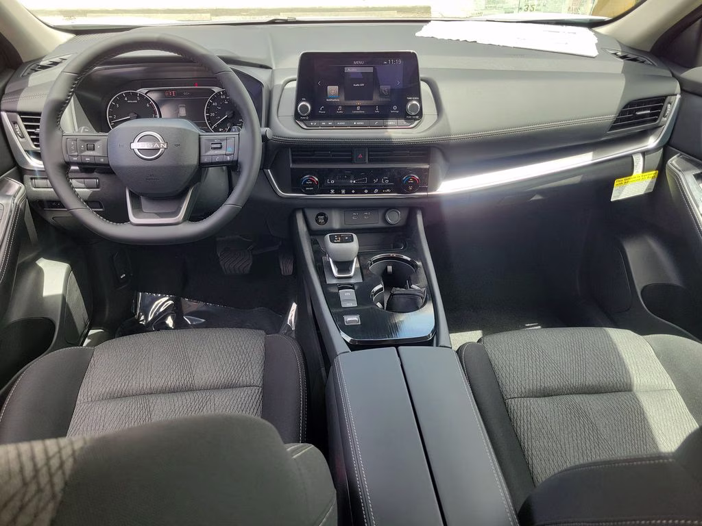 2026 Everest White Pearl Tricoat Nissan Rogue SV FWD SUV